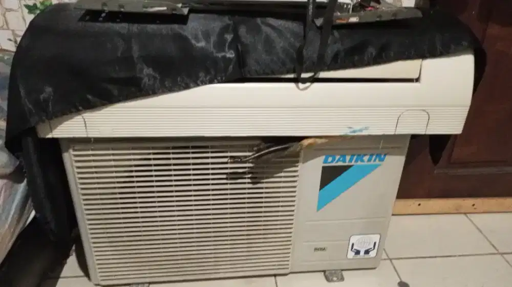 Ac split daikin 1pk normal dingin mulus second