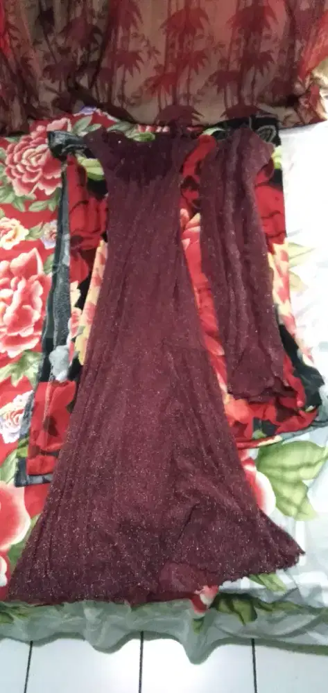 Jual Dress & Syal Merah Pesta Wanita