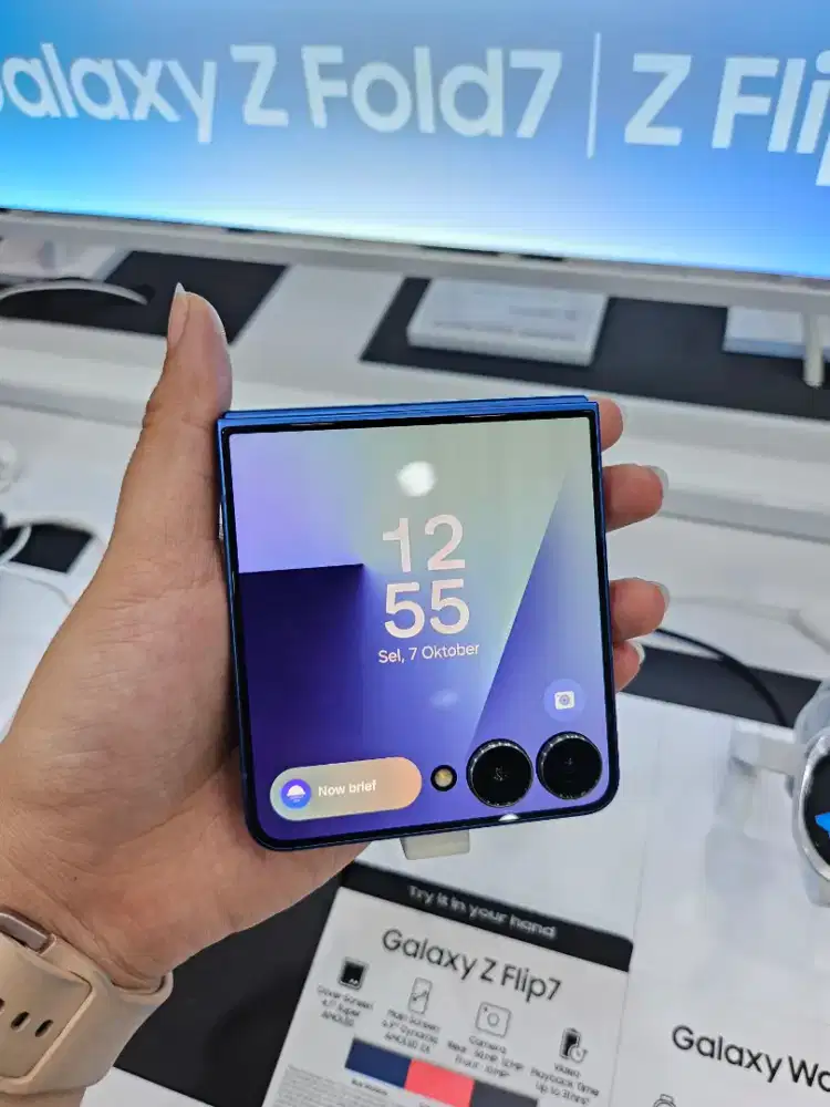 SAMSUNG GALAXY ZFLIP7 CASHBACK & FREE FIT 3