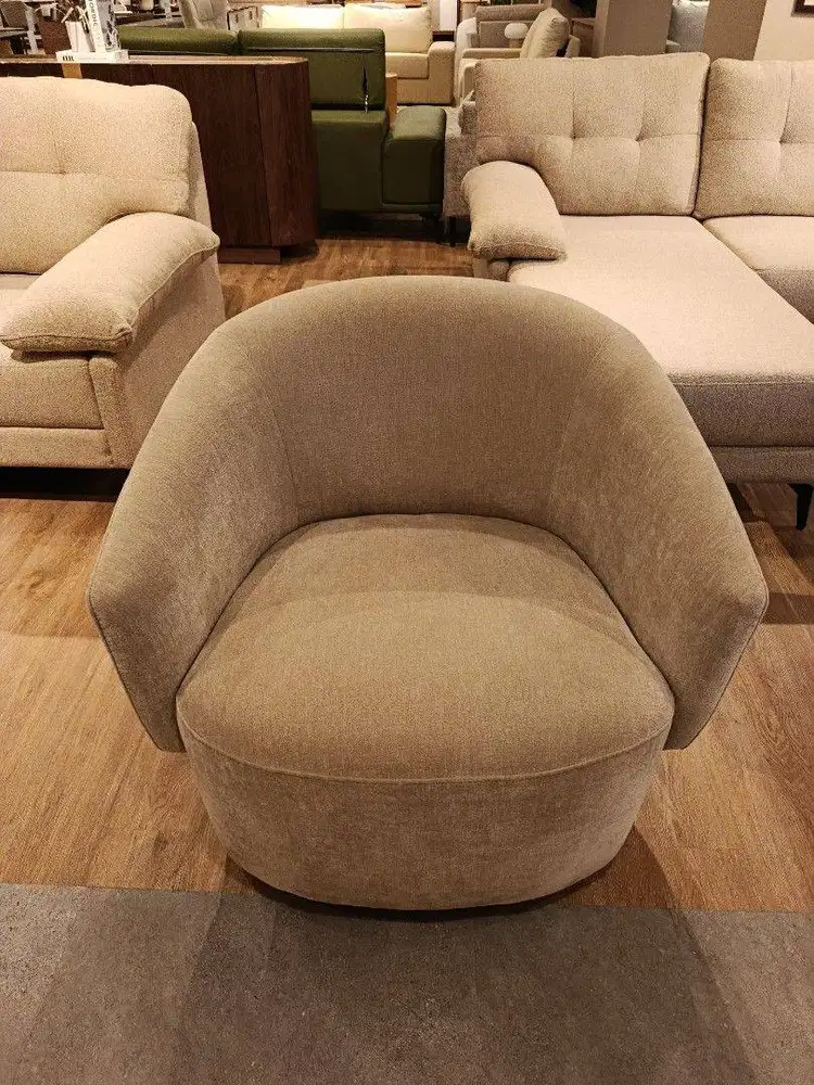 Sofa Swivel Elegan untuk Ruang Tamu Modern Anda