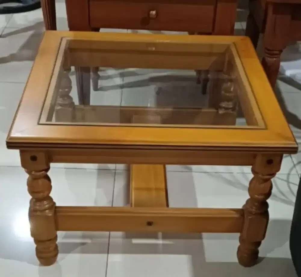Coffee table kaca kayu kotak