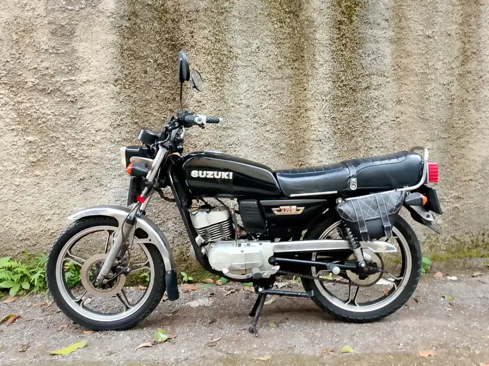 Motor suzuki TRS antik lengkap hidup terawat bagus motor langka