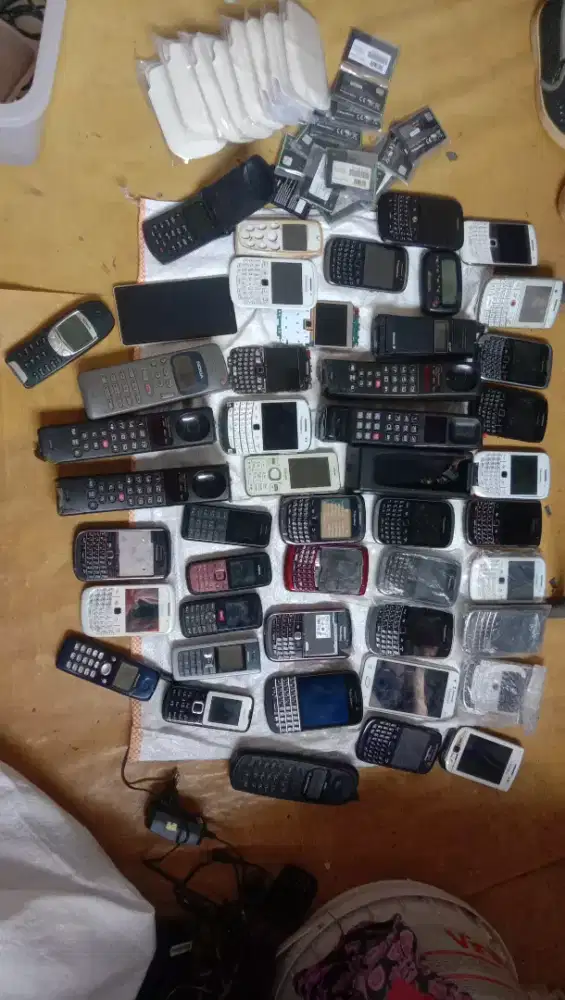 Handphone blackberry nokia motorolla ericson