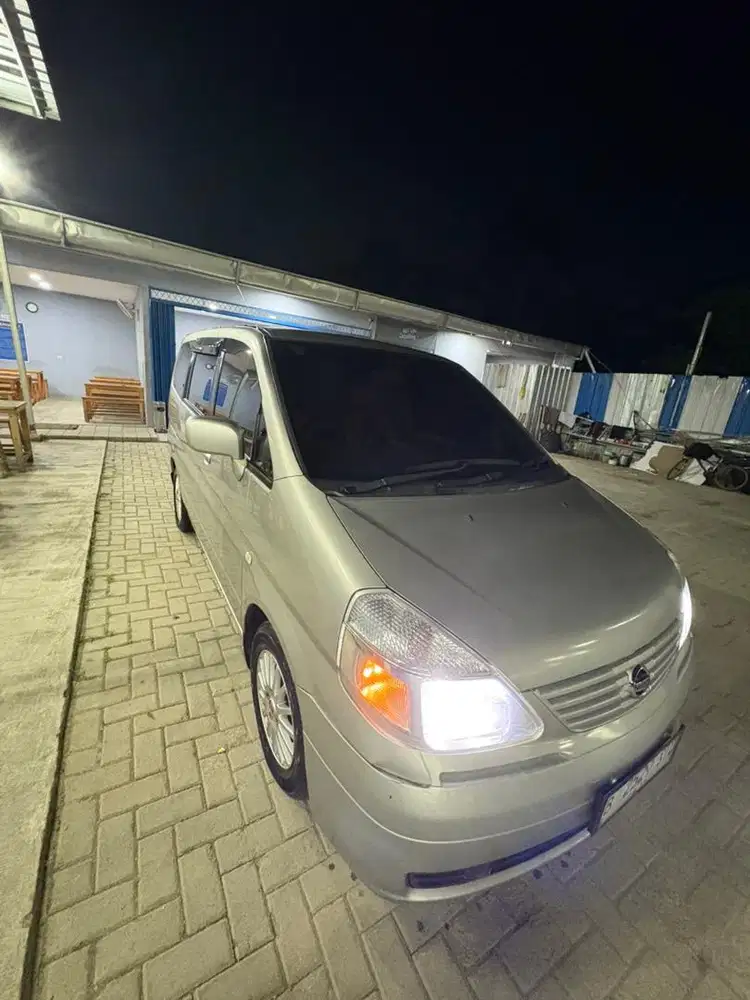 Nissan serena c24 matic 2012 pemakaian pribadi