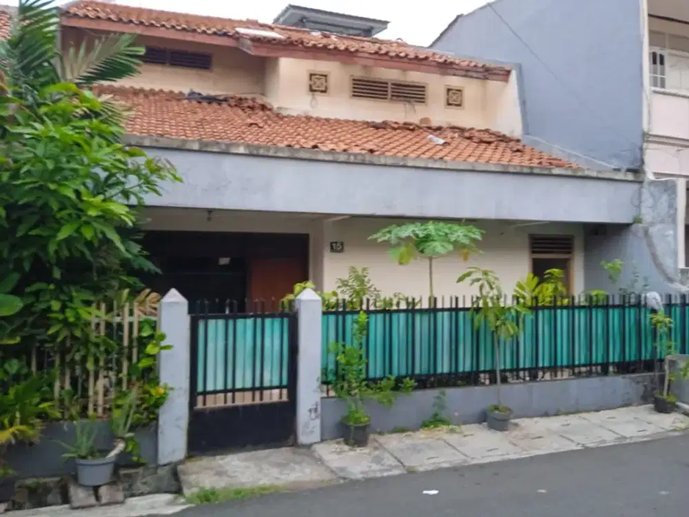 Di Jual Rumah di Rawamangun  ( rumah tua ..hitung tanah )