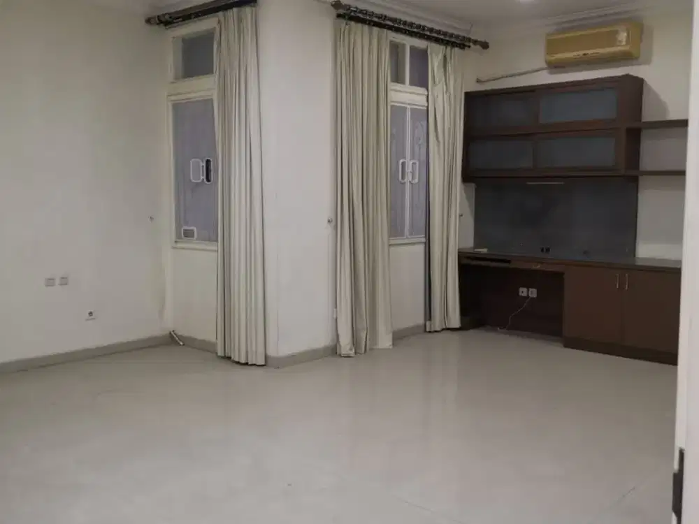 Dijual rumah di Kelapa Gading Janur Elok, Jakarta Utara.