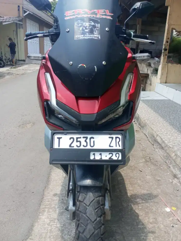 Honda Adv 150 Red