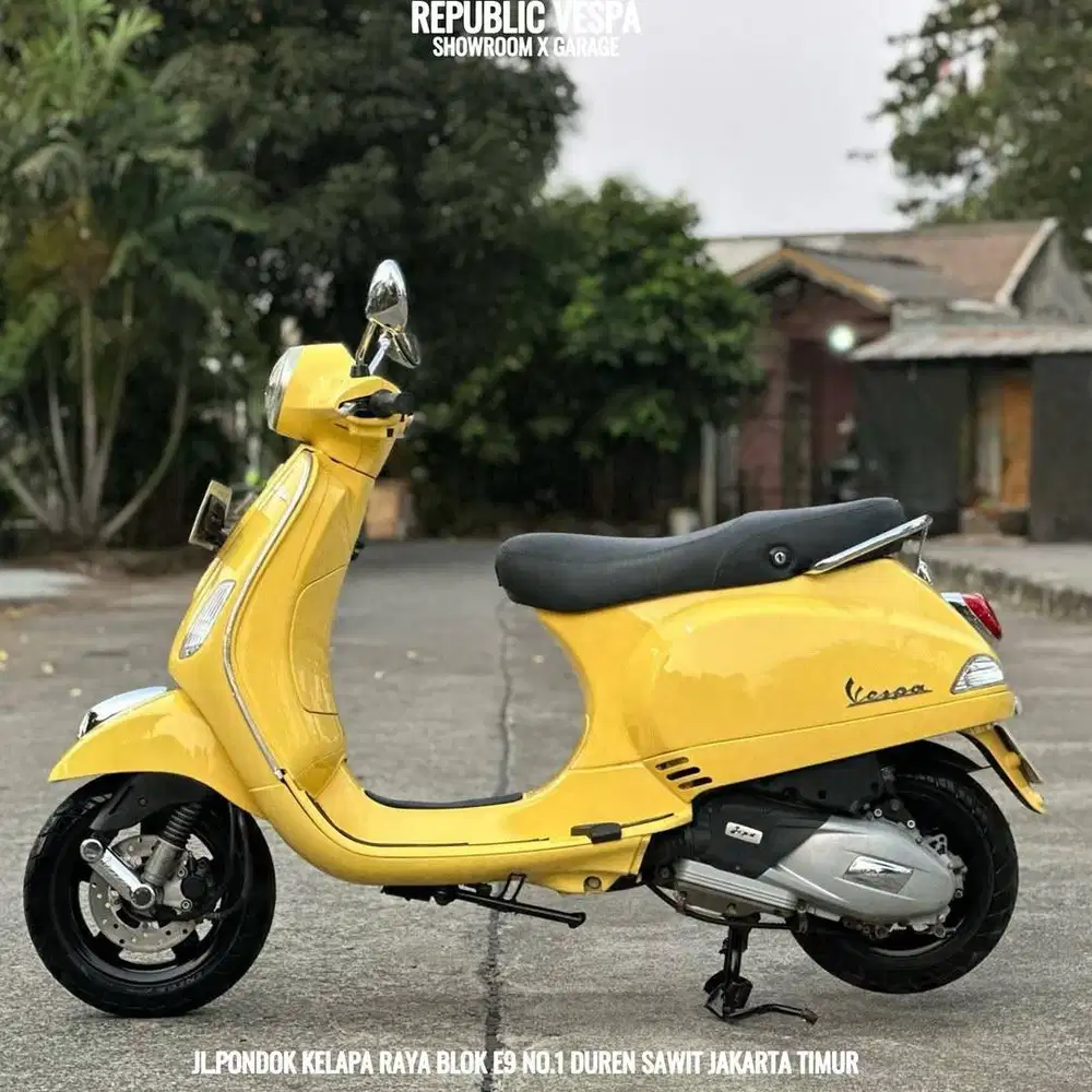 Dijual Cepat Piaggio Vespa LX 125 IGET TH 2017 warna Kuning VERY GOOD