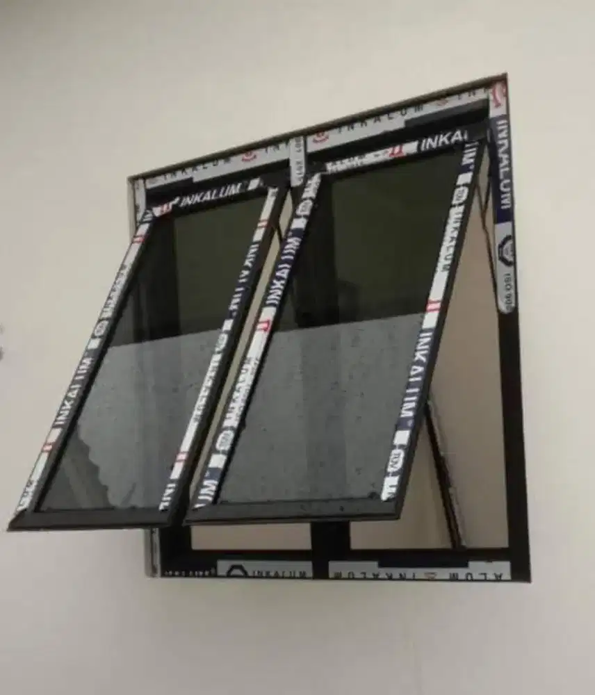 Jendela almunium .pintu partisi kaca