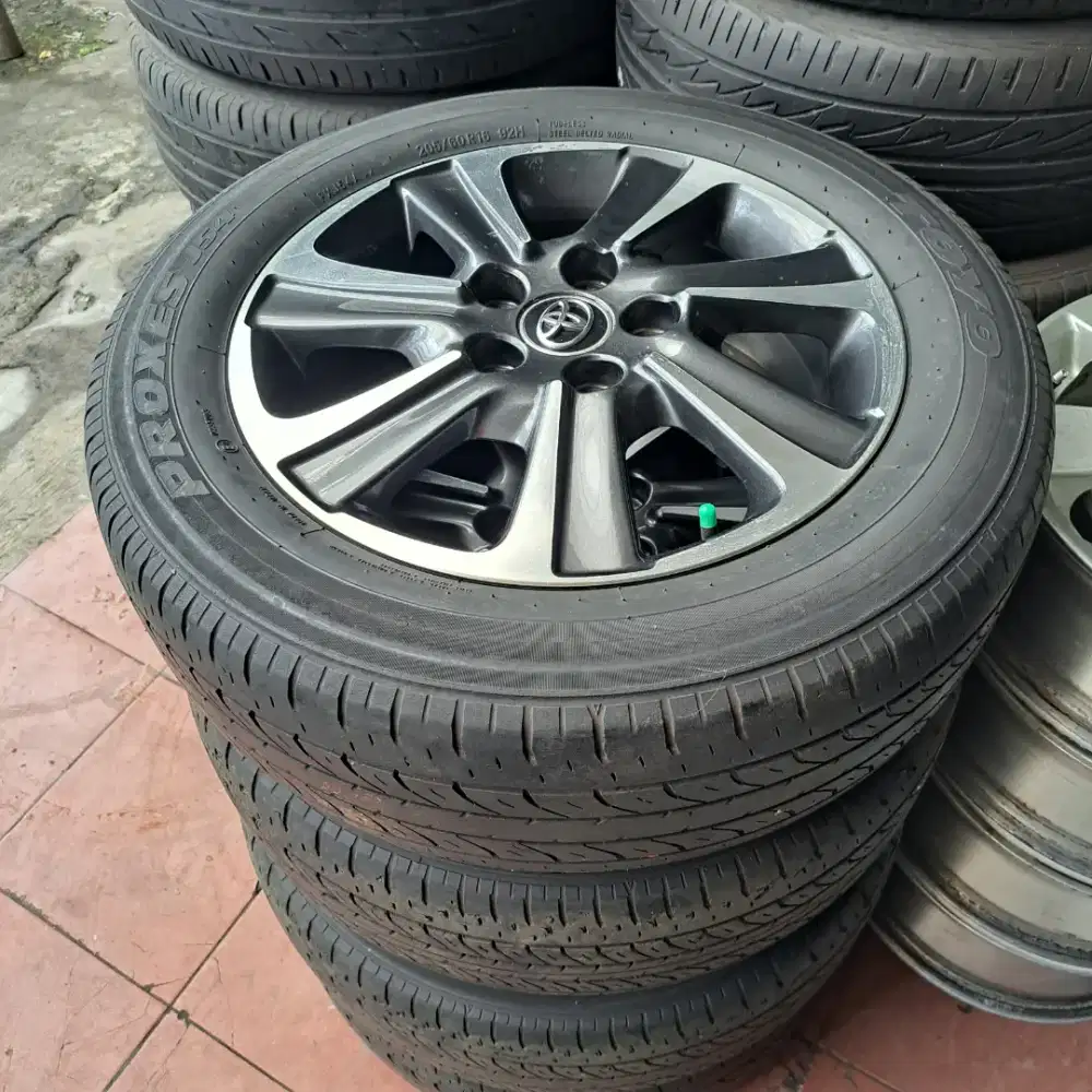 Voxy velg mobil voxy ring 16 cocok buat innova gran max new cary nav