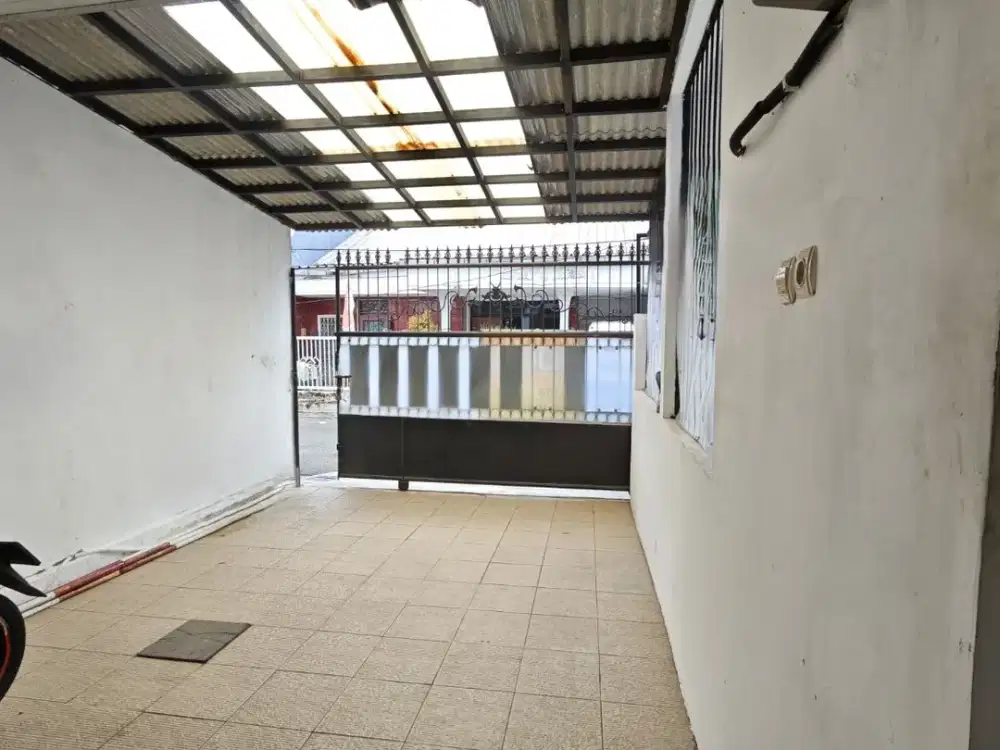 Rumah nyaman siap huni lokasi Komplek Pertanian Palapa Pasar Minggu Jakarta selatan