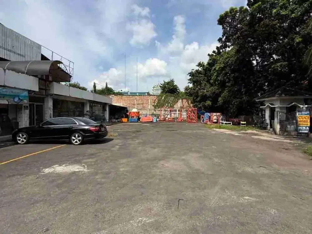 Tanah Dan Bangunan Di Area Komersial Pramuka Jakarta Pusat