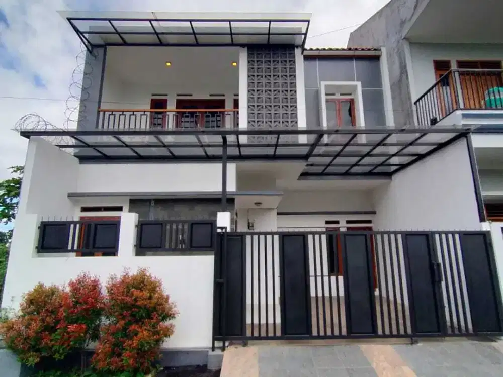 DI JUAL RUMAH DUA LANTAI SIAP HUNI DI CISARANTEN DEKET AL   GIFARI