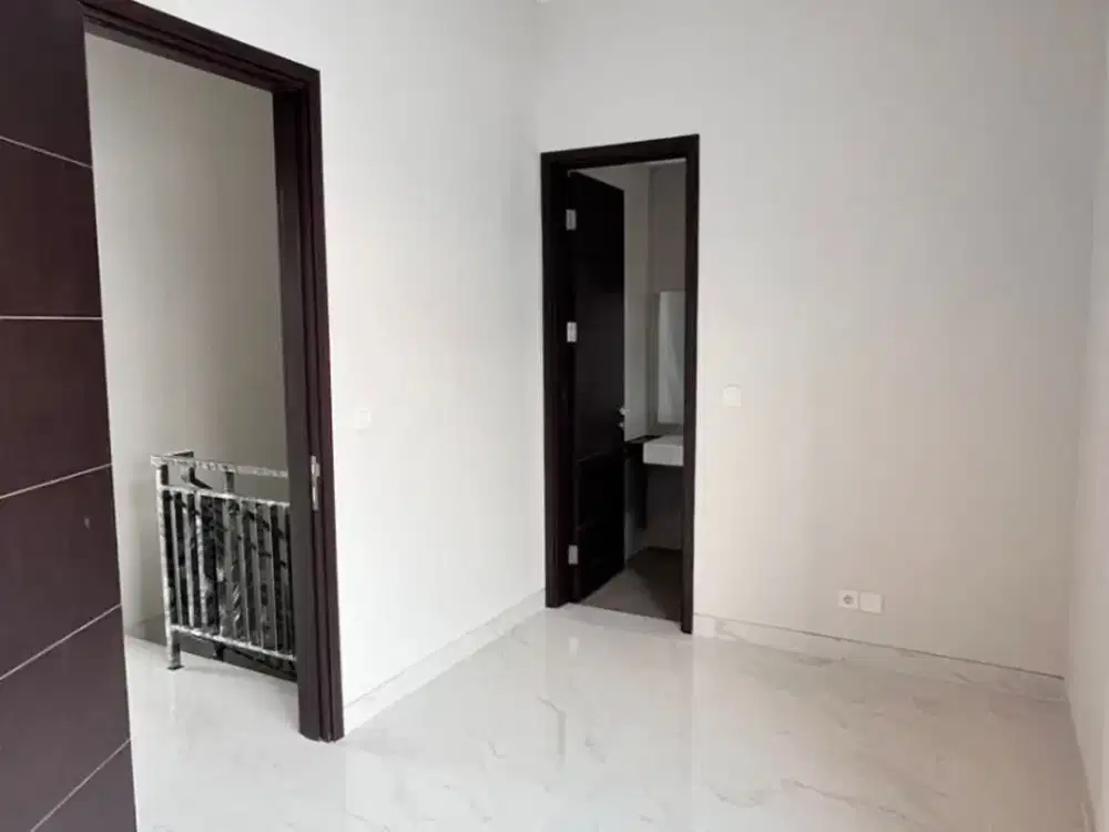 sewa rumah kuningan village PIK 2 uk 6x15m kosongan