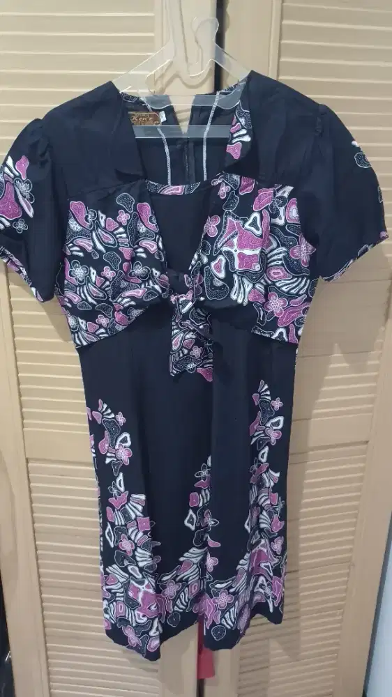 Dress batik midi uk M