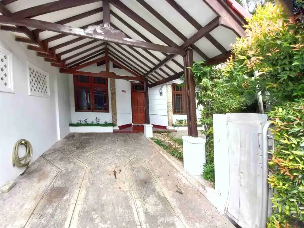 Rumah Luas 140m² Dekat Stasiun Sudimara di Komplek Villa Gunung Lestari Jombang Ciputat