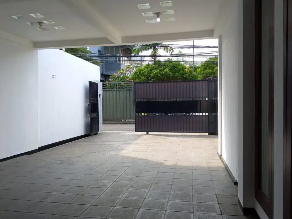 Di sewa kan rumah luas daerah cipete bisa untuk kantor