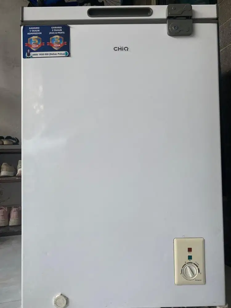 Jual frezeer chiq 110 liter kondisi mulus