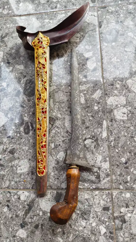 Keris brojol pamor wos wutah peninggalan