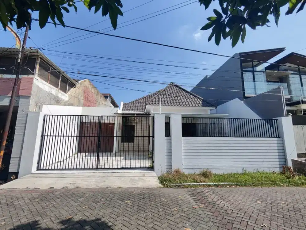 DISEWAKAN EUMAH SURABAYA TIMUR  Manyar Tirtomoyo