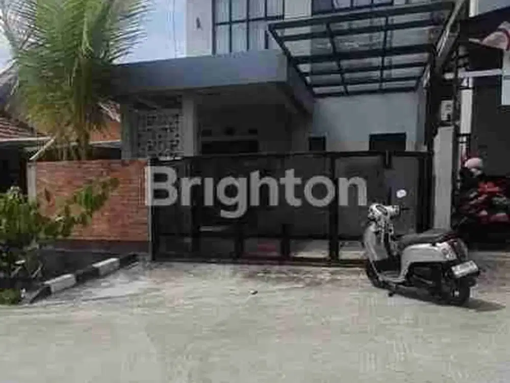 DIJUAL RUMAH 2 LANTAI TENGAH KOTA BERNUANSA MINIMALIS LOKASI GUNUNG SAMARINDA DAERAH AMAN NYAMAN HARGA NEGO