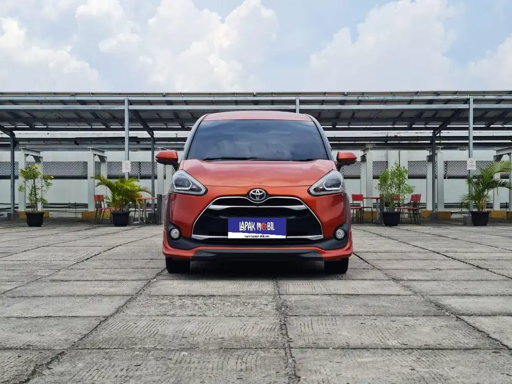 Ready !!! Toyota Sienta 1.5 Q MATIC AT 2016 Orange KM 62RB