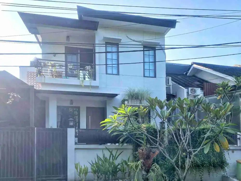 Rumah Luas 150m² Siap Huni Bebas Banjir di Kencana Loka Serpong Tangerang Selatan