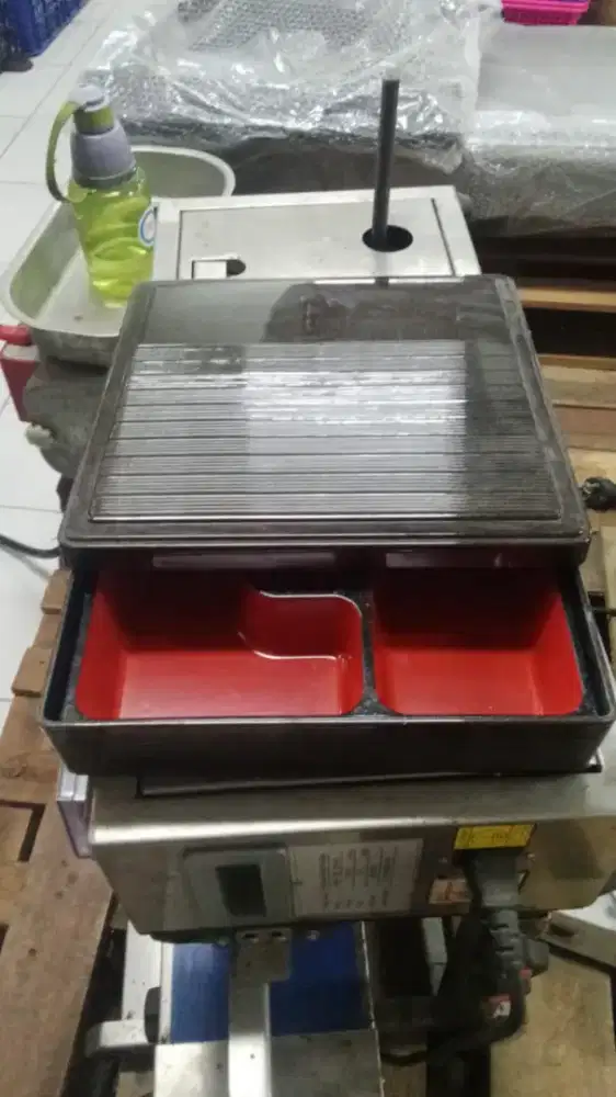 CUCI GUDANG TEMPAT MAKAN BENTO 5 SEKAT