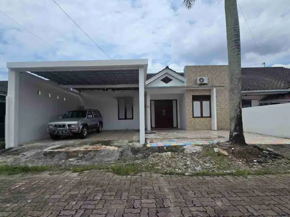 DIJUAL RUMAH BESAR TENGAH KOTA LOKASI DALAM PERUMAHAN BDI AMAN NYAMAN HARGA NEGO
