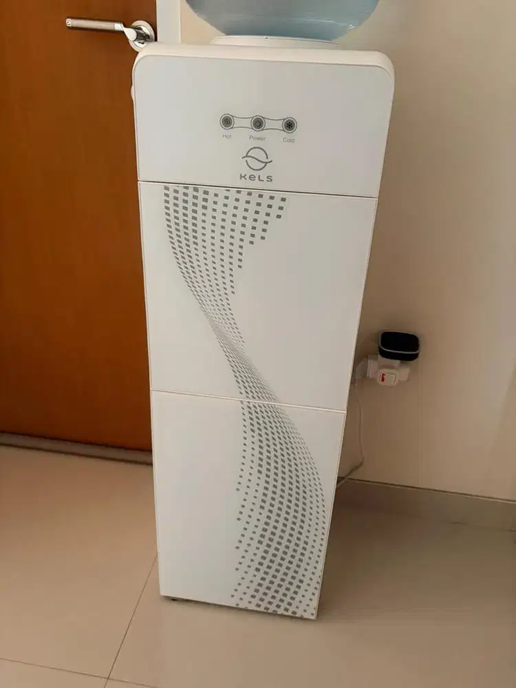 Dispenser galon atas