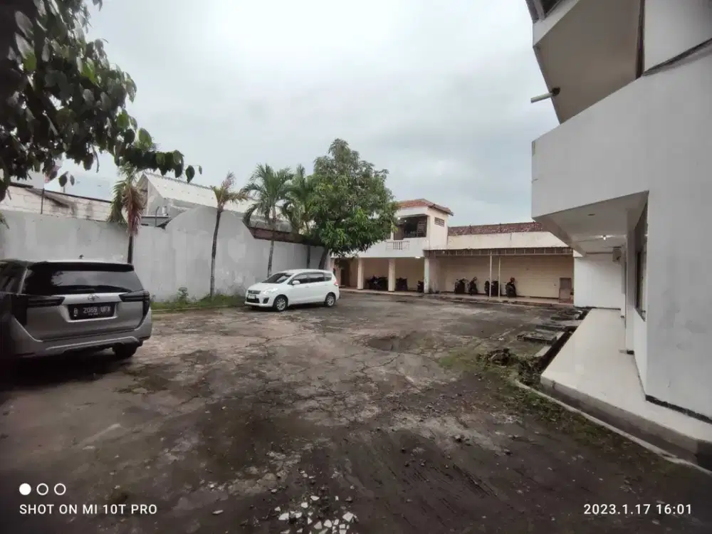 A183 JUAL GUDANG AREA TROPODO WARU LUAS 3000 LEBIH