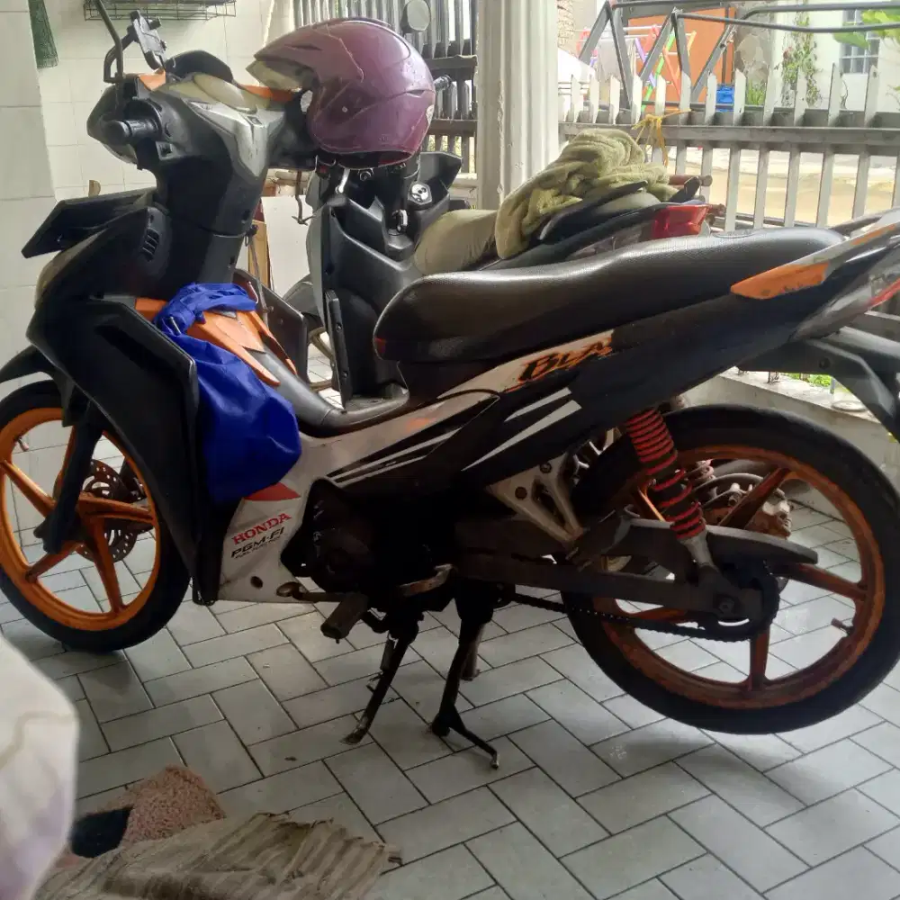 Honda Blade 2015