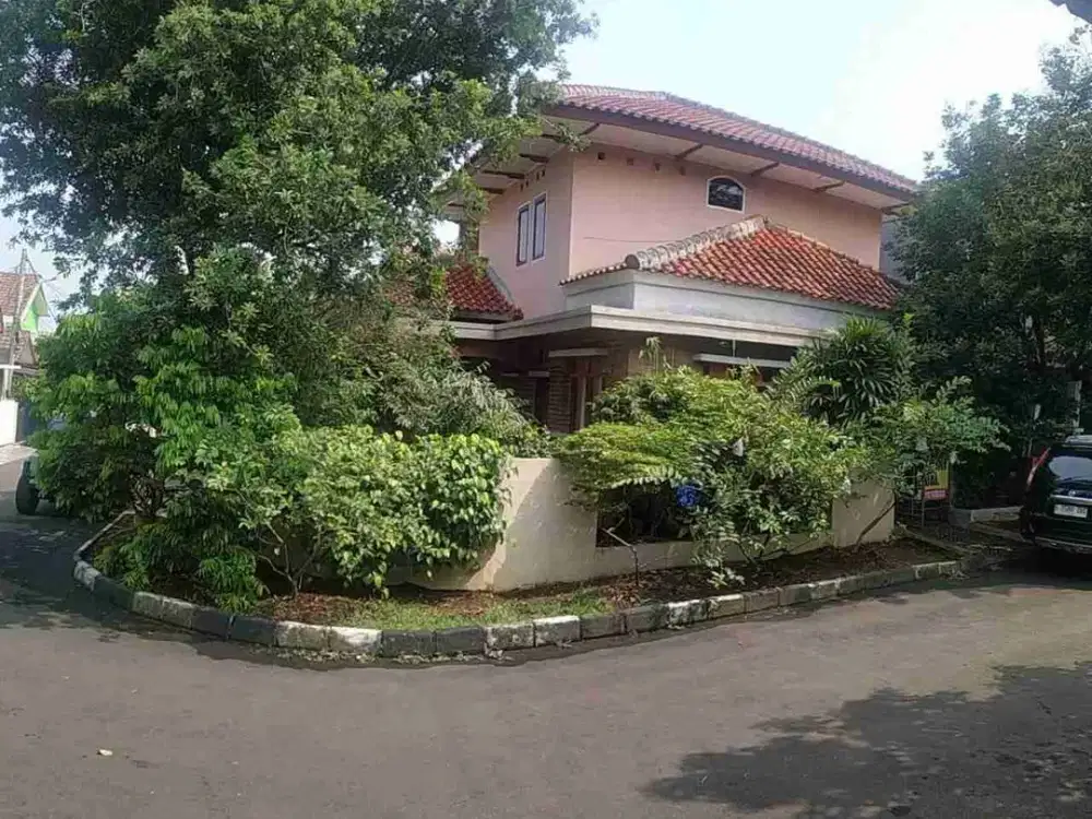 Jual Rumah Strategis di Taman Yasmin sektor 2.
