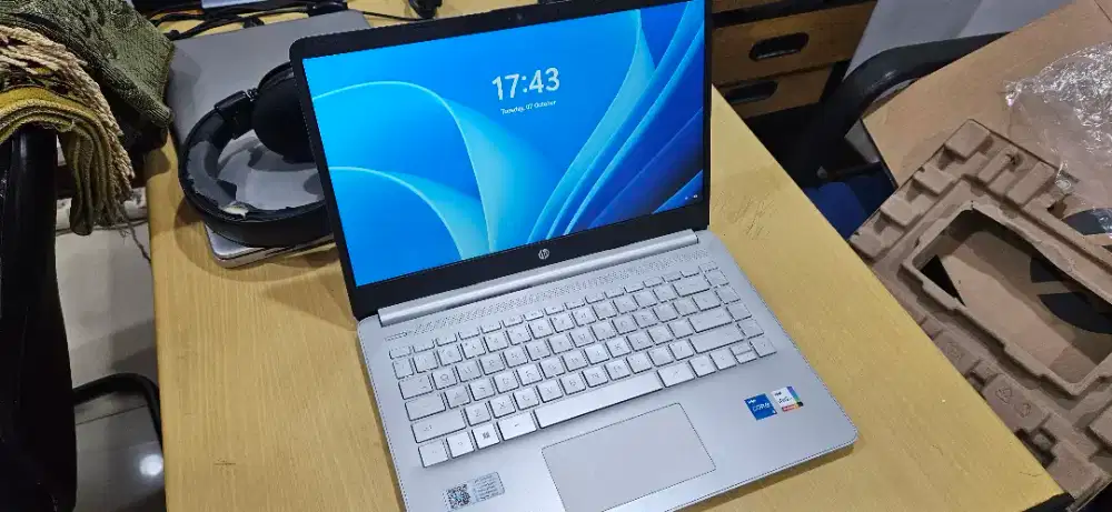 Dijual Laptop HP i5-1235U — 8GB RAM | 512GB SSD | Garansi Resmi 2026