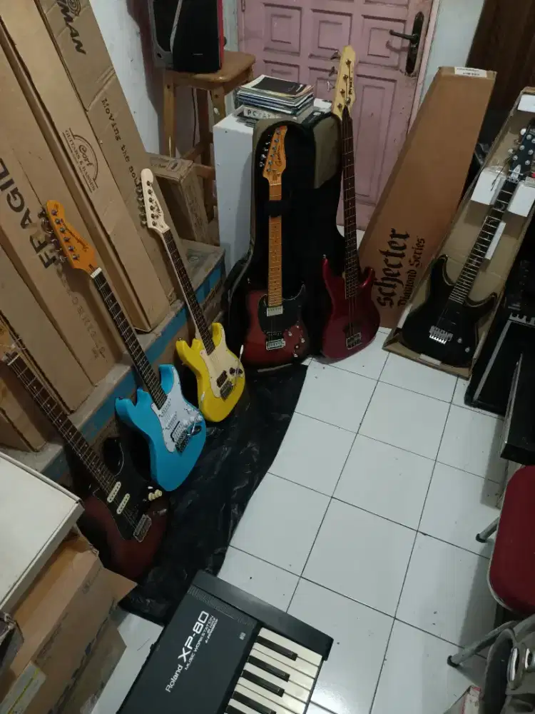 Jual Borong Sngt Mrh 15 Boutique Lgnd & Vntge Electric Classic Guitar,