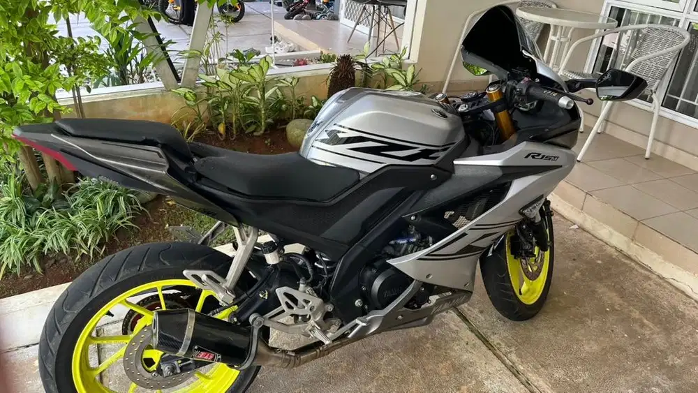 Yamaha r15 v3 Silver low km, jarang dipakai