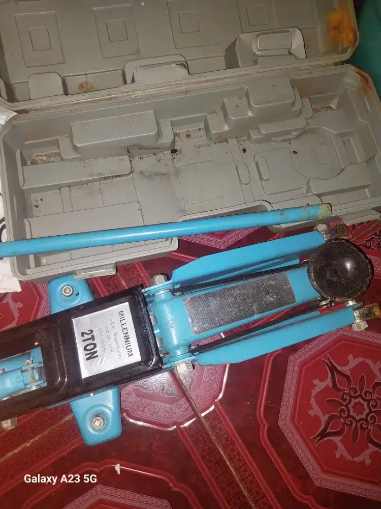 Dongkrak mobil buaya eropa