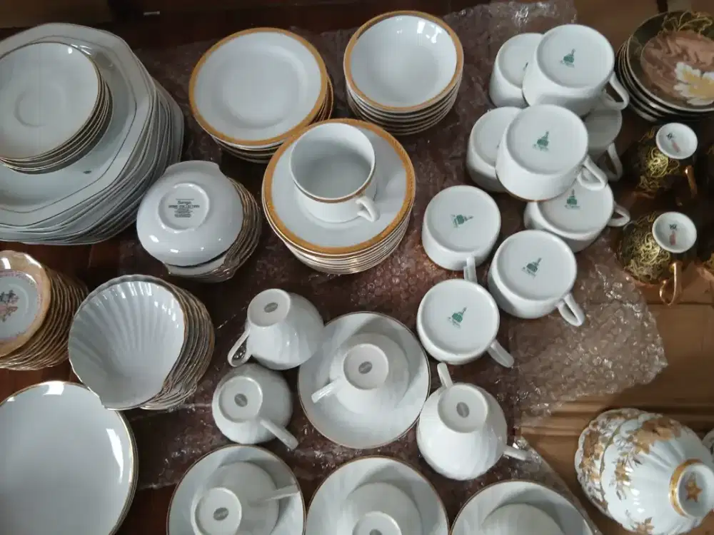 Perlengkapan Dinner set