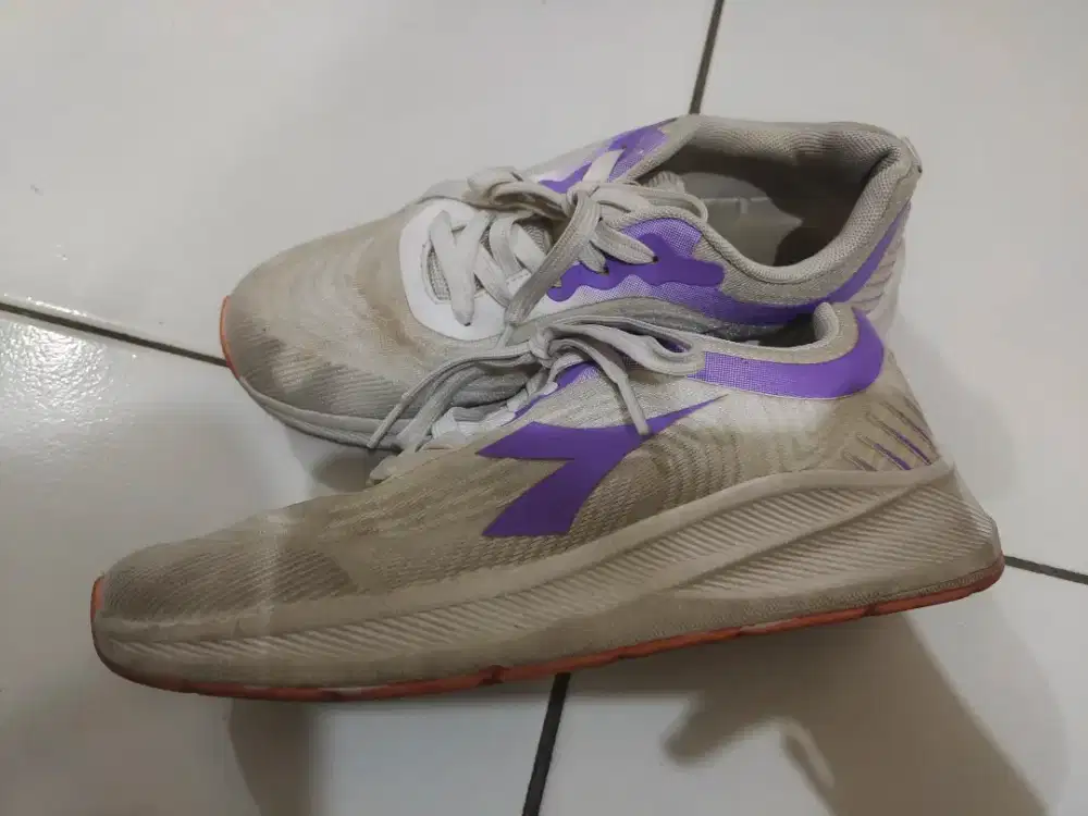 Sepatu adidas white purple