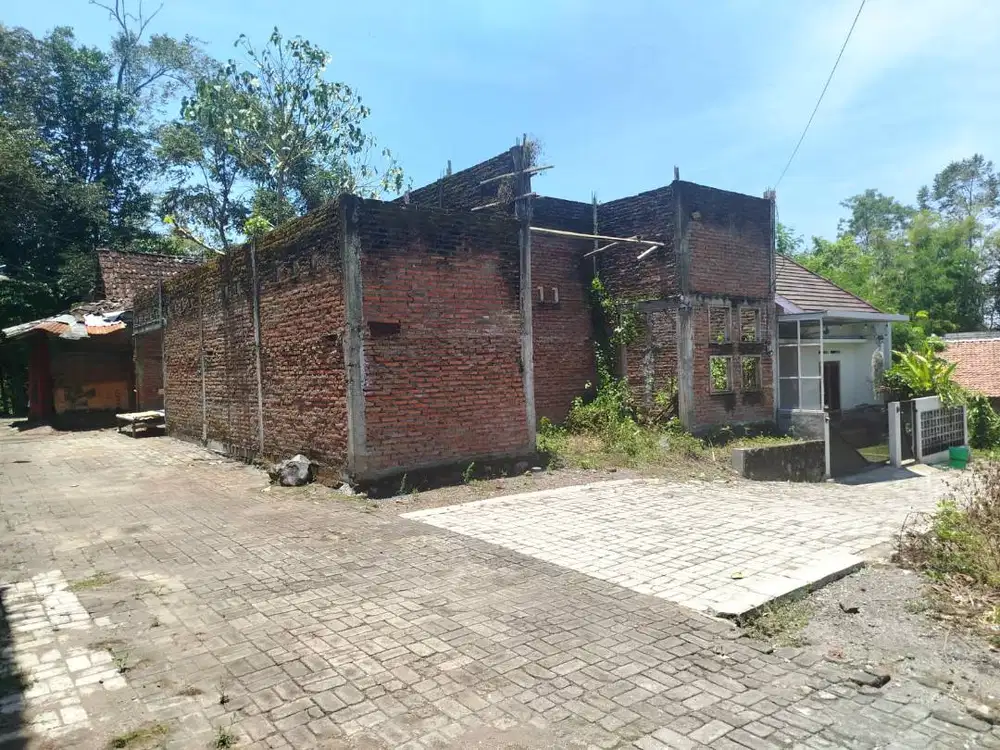 Tanah Hook Bonus Bangunan Setengah Jadi di Purwomartani