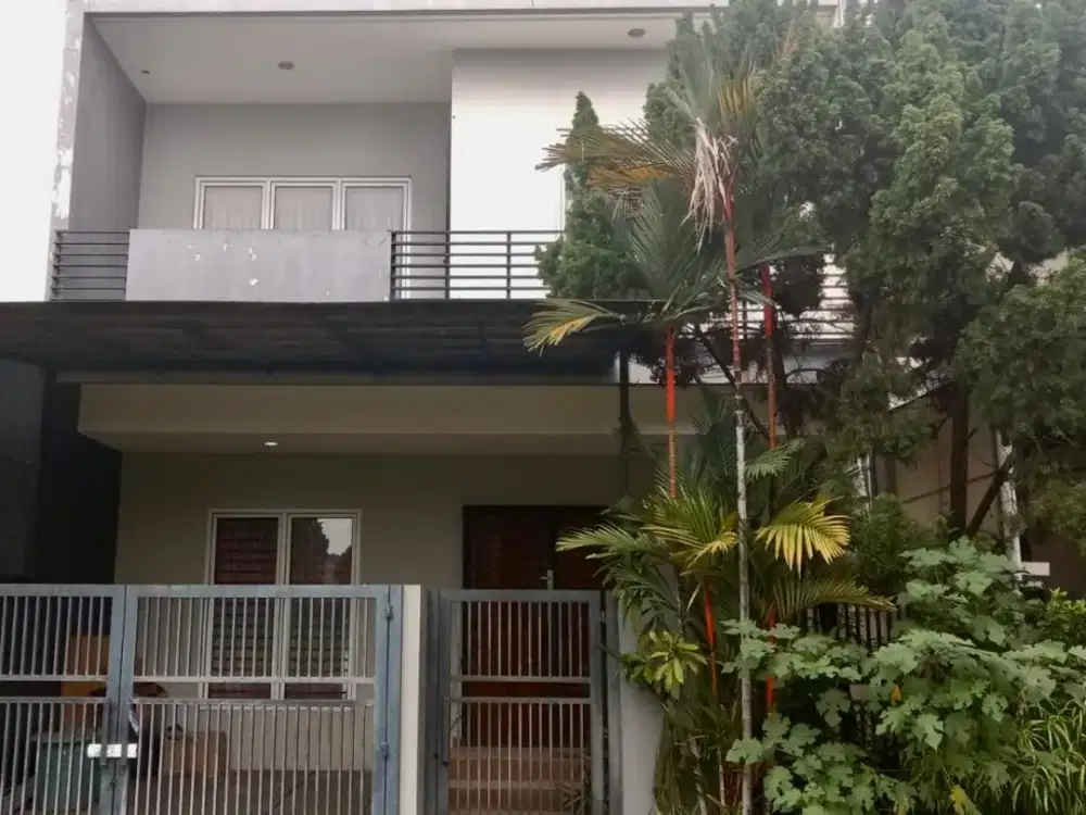 Rumah Bagus dan Terawat 2, 5 Lantai Moderland Cipondoh Tangerang Banten