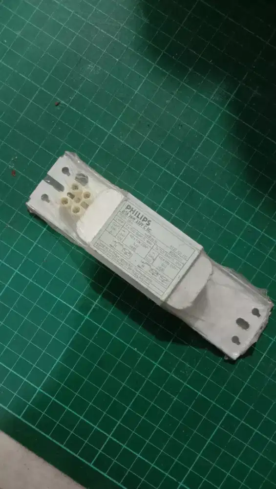 Ballast lampu atau trafo lampu philips 36W