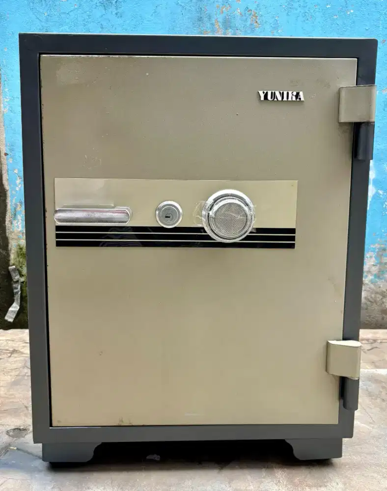 Brankas / Berangkas / Brangkas Yunika