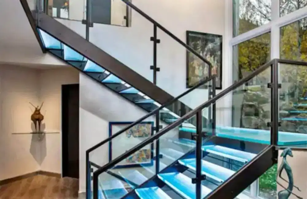 Reling tangga stanlis kaca