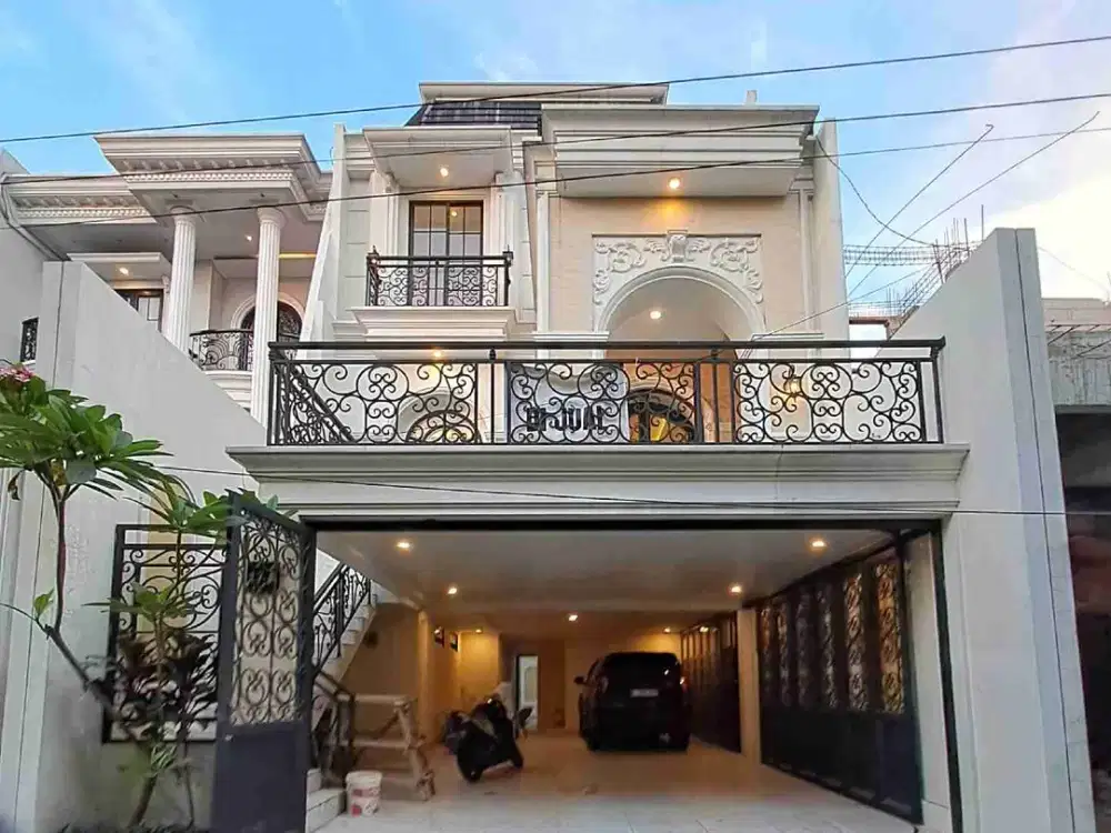 Jual Rumah American Classic Plus Kolam Renang Dalam Komplek Benda Jagakarsa