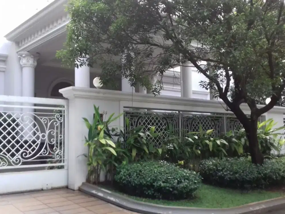 Rumah Mewah Semi Furnished 2 Lantai di Pondok Indah Jakarta Selatan