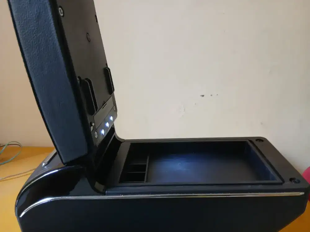 Tempat uang kecil dll buat ertiga dan avanza