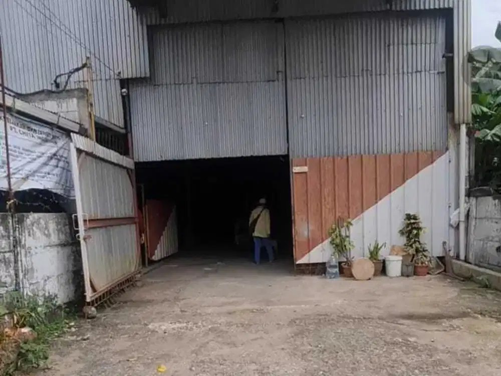 Gudang dijual bisa dilewati fuso Luas 763 dekat tol di cakung Jakarta
