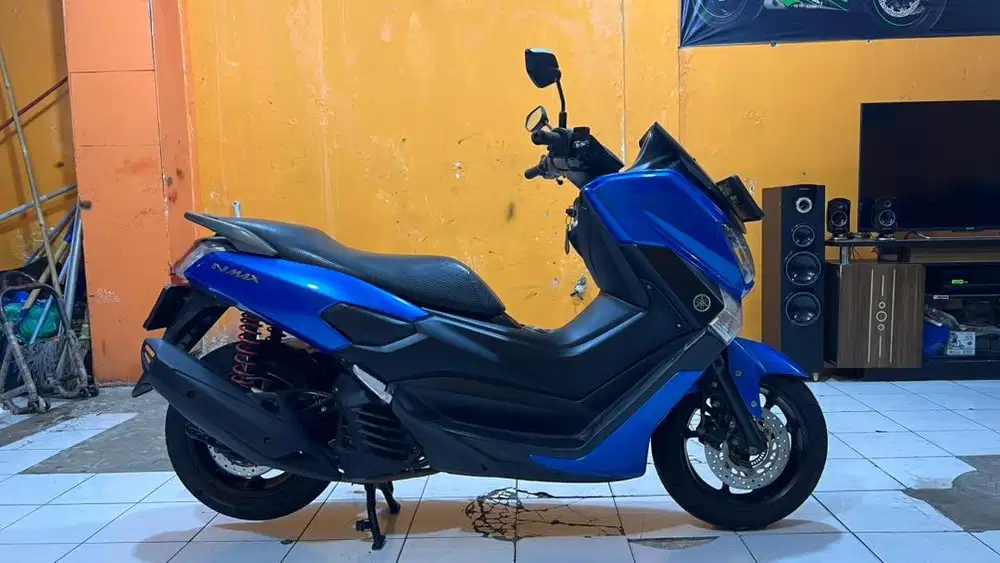 Yamaha Nmax Biru