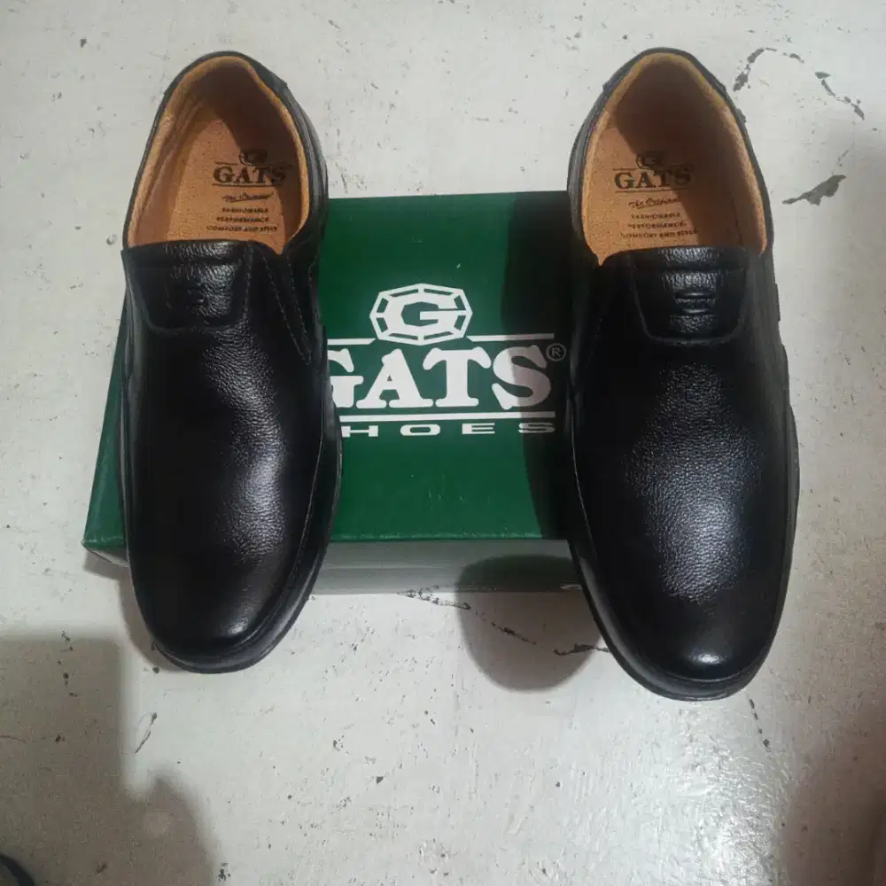 Jual cepat sepatu pria merk : GATS